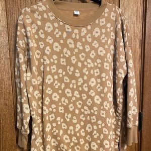 Leopard crew neck